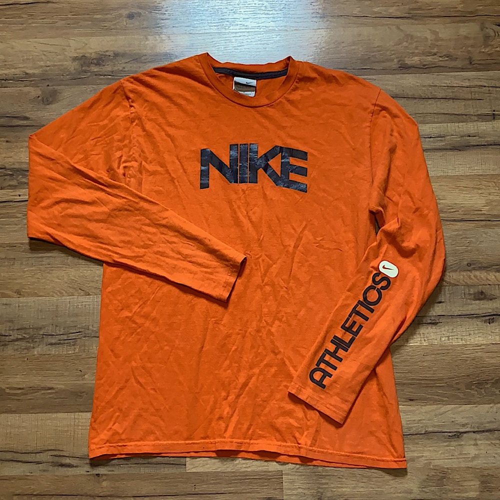 Y2K Nike spell out long sleeve